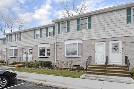 200 Lambert Ter #21 Chicopee, MA 01020