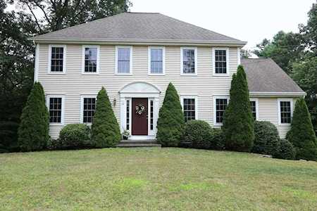 132 Paradise Lane Sturbridge, MA 01518