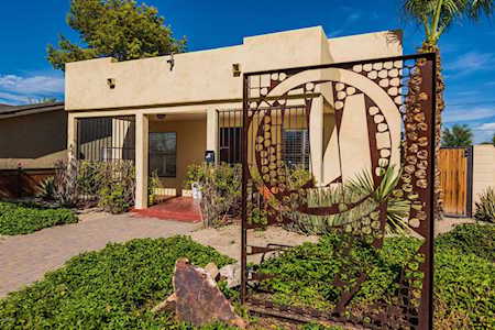 2301 N Mitchell Street Phoenix, AZ 85006