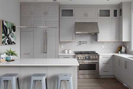 5163 Elgin Street Vancouver, BC V5W 3J9