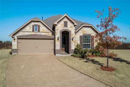 300 Wyndale Drive Lewisville, TX 75056