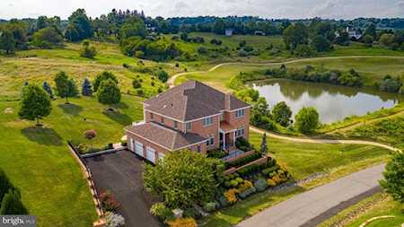 17323 Cannonade Dr Leesburg, VA 20176