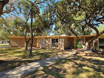 42 Woodcreek Dr Wimberley, TX 78676