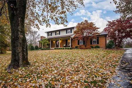 1516 Glenbrook Park Road Jeffersonville, IN 47130