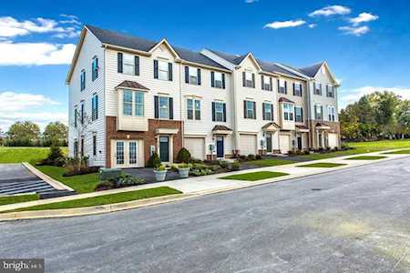 6033 Etterbeek St Ijamsville, MD 21754