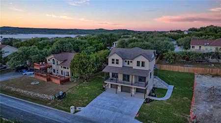 735 Deckhouse Dr Point Venture, TX 78645