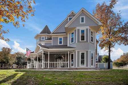 1042 Woodridge Road Waxahachie, TX 75165