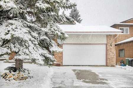 219 Edenwold Drive NW Calgary, AB T3A 3S4