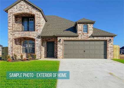 1525 Canal PL Lowell, AR 72745