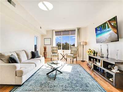 54 S Rainey St #604 Austin, TX 78701