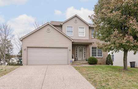 5204 River Trail Pl Louisville, KY 40229