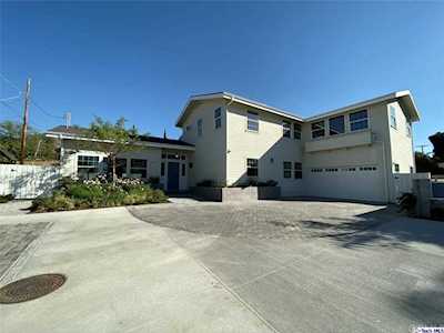 8338 Standard Place Sunland, CA 91040