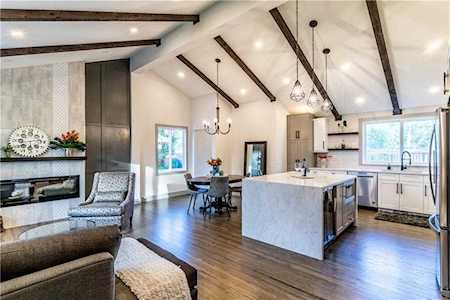 14 Chisholm Crescent NW Calgary, AB T2L 0Z1