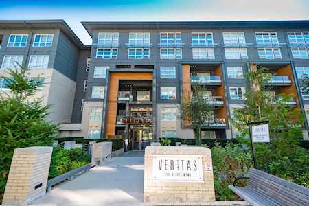 9168 Slopes Mews #517 Burnaby, BC V5A 0E4