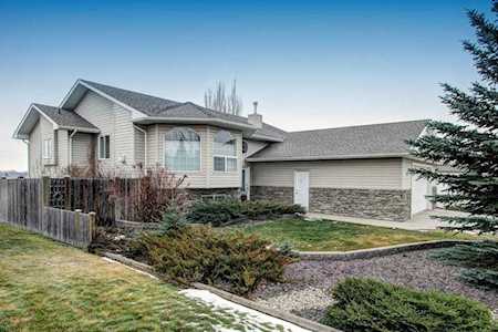 11 Wheeler Place Strathmore, AB T1P 1A7