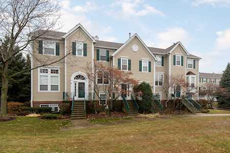 2418 Courtyard Circle #3 Aurora, IL 60506