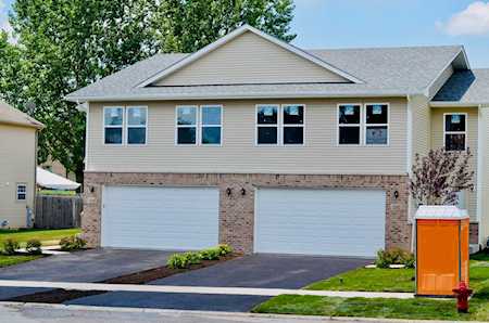 1582 Limerick Dr Aurora, IL 60505