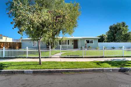 5552 Biloxi Avenue North Hollywood, CA 91601