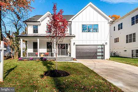 2144 Pimmit Dr Falls Church, VA 22043