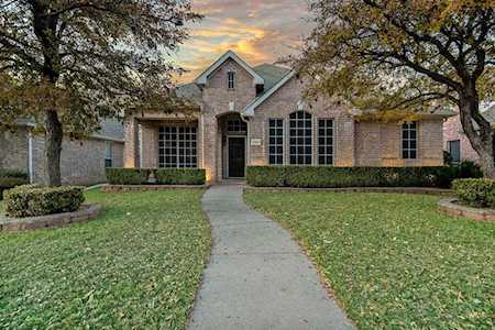 2462 Falcon Point Drive Frisco, TX 75033