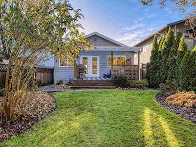 1554 Ross Road North Vancouver, BC V7J 1V4