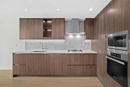 87 Nelson Street #687 Vancouver, BC V6Z 0E8