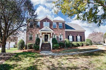 1917 Weighmont Ct Mint Hill, NC 28227