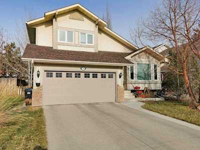 188 Millrise Drive SW Calgary, AB T2Y 2G2