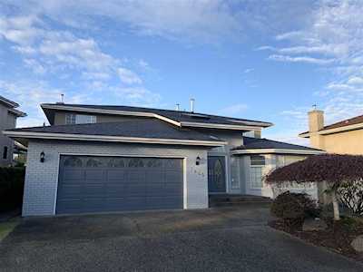7465 Almond Place Burnaby, BC V3N 4V5