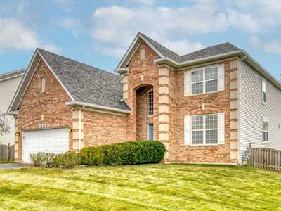 2940 Forest Creek Ln Naperville, IL 60565