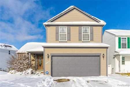 10090 Pond View Trl Grand Blanc Twp, MI 48442