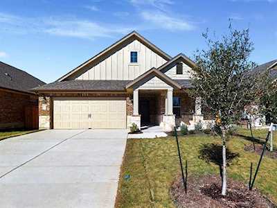 128 Wooden Lodge Dr Manchaca, TX 78652