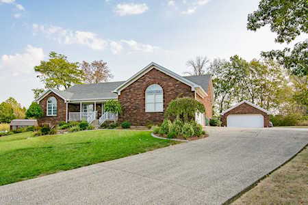 422 Running Creek Dr Shepherdsville, KY 40165