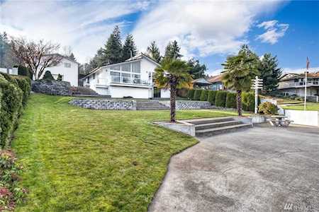 3305 W Tapps Dr E Lake Tapps, WA 98391