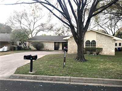 8008 Pinedale Cv #B Austin, TX 78757