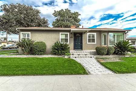 3190 Cedar Avenue Long Beach, CA 90806