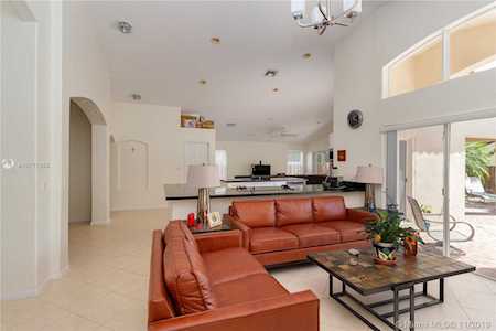 1541 SW 189th Ter Pembroke Pines, FL 33029