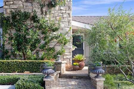 532 Seaward Road Corona Del Mar, CA 92625
