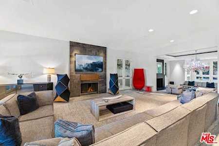 9838 Cardigan Place Beverly Hills, CA 90210