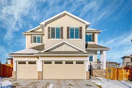 117 Kinniburgh Way Chestermere, AB T1X 0R8