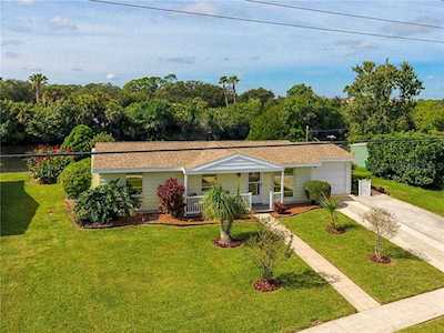 2453 Easy Street Port Charlotte, FL 33952