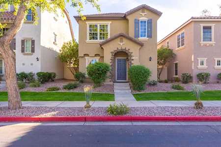 2105 E Fraktur Road Phoenix, AZ 85040