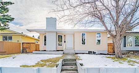 524 Maidstone Drive NE Calgary, AB T2A 4B5