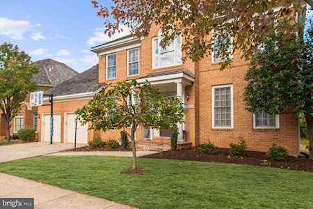 8152 Silverberry Way Vienna, VA 22182
