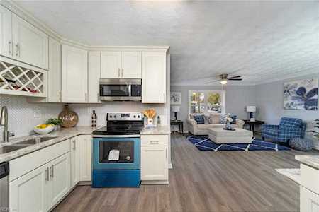 3828 Two Oaks Rd Portsmouth, VA 23703