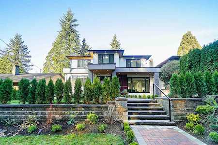 526 W 23rd Street North Vancouver, BC V7M 2B9