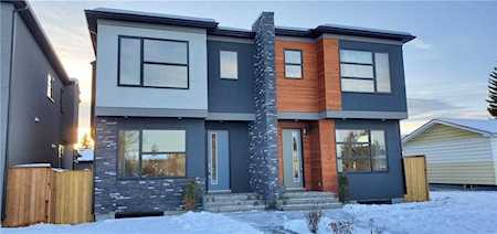 4611 72 Street NW Calgary, AB T3B 2L3