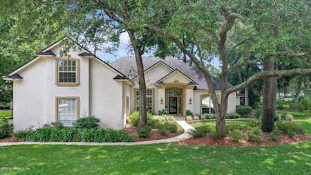 823 Chicopit Ln Jacksonville, FL 32225