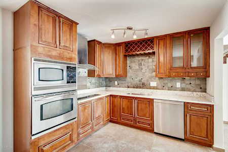 2864 N 49th Place Phoenix, AZ 85008
