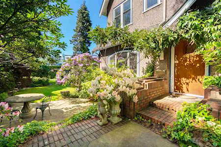 2588 Courtenay Street Vancouver, BC V6R 3X3
